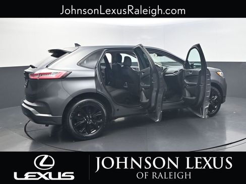 Used 2022 Ford Edge SE w/ Black Appearance Package image 22