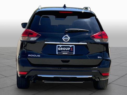 Used 2017 Nissan Rogue SL w/ SL Premium Package FWD image 5