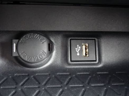 Certified 2025 Toyota RAV4 XLE FWD image 28