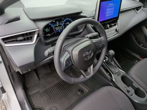 Used 2026 Toyota Corolla SE w/ SE Package FWD image 16