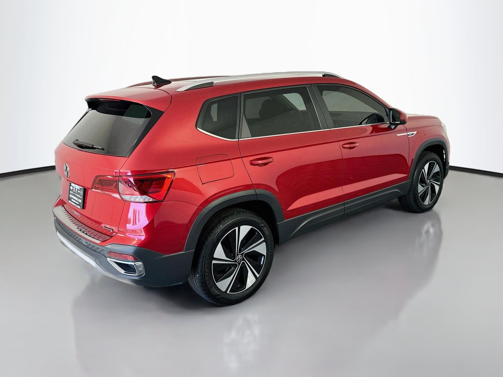 Used 2023 Volkswagen Taos SE w/ Panoramic Sunroof Package AWD/4WD image 7