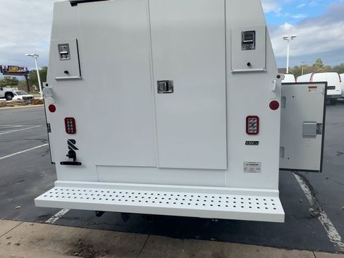 New 2025 GMC Savana 3500 w/ Power Convenience Package image 7