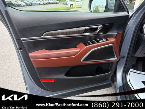 Certified 2024 Kia Telluride EX w/ EX Captain's Chair Package AWD/4WD image 28