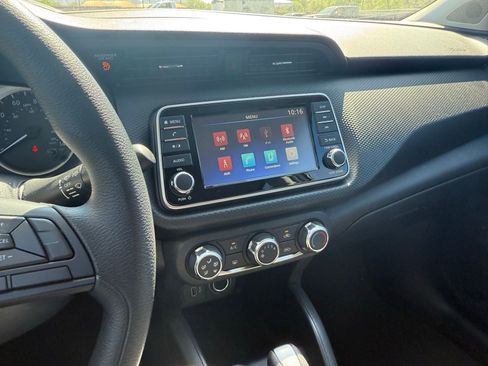 Used 2025 Nissan Kicks Play S image 19