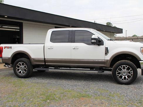 Used 2021 Ford F250 Lariat w/ Lariat Ultimate Package AWD/4WD image 9