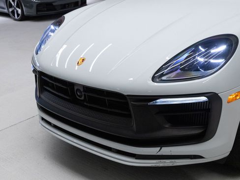 Certified 2024 Porsche Macan GTS AWD/4WD image 33