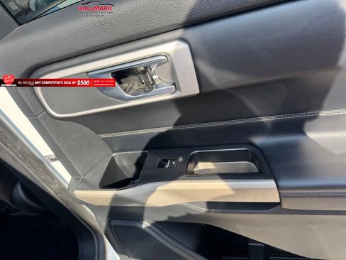 Used 2020 Ford Explorer XLT w/ Equipment Group 202A RWD image 16