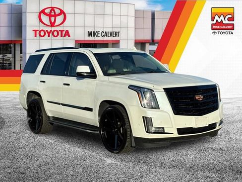 Used 2019 Cadillac Escalade Luxury RWD image 7
