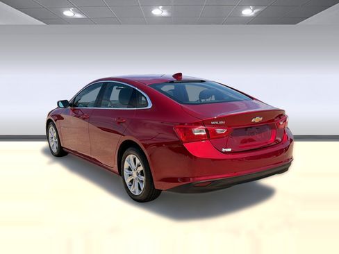 Used 2025 Chevrolet Malibu LT FWD image 3