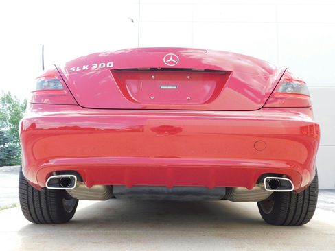 Used 2009 Mercedes-Benz SLK 300 image 8