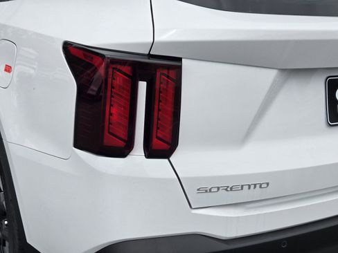 New 2025 Kia Sorento S w/ Panoramic Sunroof Package image 9