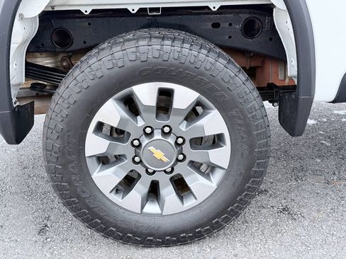 Used 2024 Chevrolet Silverado 2500 Custom w/ Custom Convenience Package AWD/4WD image 33