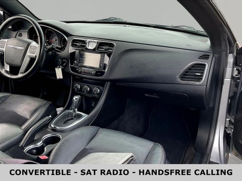 Used 2014 Chrysler 200 S FWD image 25