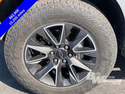 Used 2023 Chevrolet Tahoe Z71 w/ Luxury Package AWD/4WD image 17