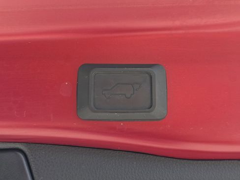 Used 2025 Toyota RAV4 XLE Premium AWD/4WD image 10