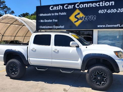 Used 2010 Toyota Tacoma PreRunner image 5