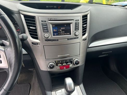 Used 2014 Subaru Outback 2.5i Premium w/ Popular Package #1B AWD/4WD image 8