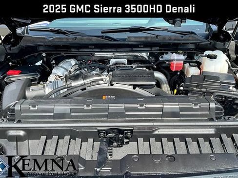 Used 2025 GMC Sierra 3500 Denali w/ Denali Reserve Package AWD/4WD image 38