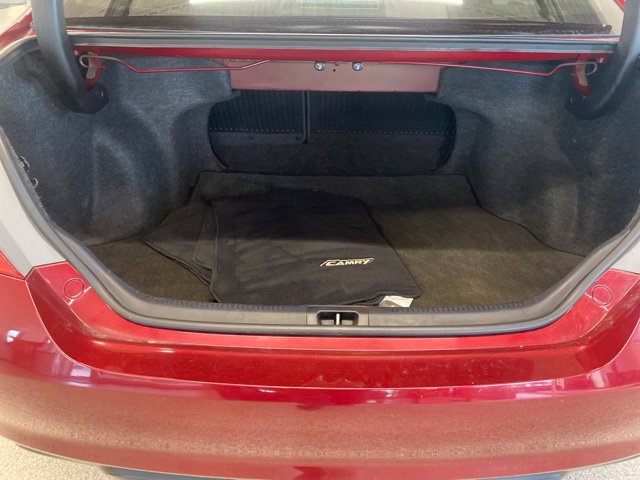 Used 2016 Toyota Camry XSE FWD image 9