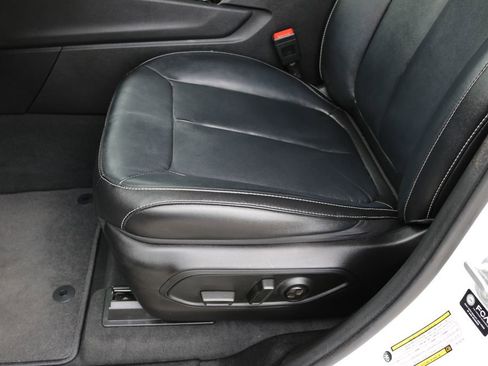 Used 2023 Jeep Grand Cherokee L Limited w/ Black Appearance Package image 12