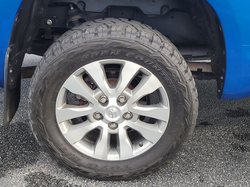 Used 2016 Toyota Tundra Limited w/ Limited Premium Package AWD/4WD image 9