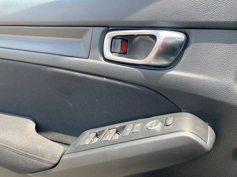 Used 2025 Honda Civic Sport image 12