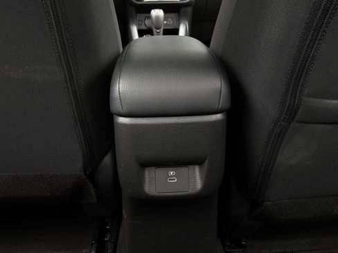 Used 2025 Nissan Versa SV FWD image 12