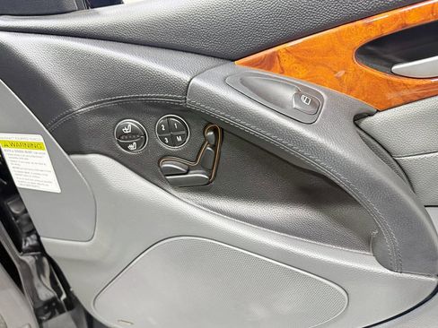 Used 2005 Mercedes-Benz SL 500 image 40