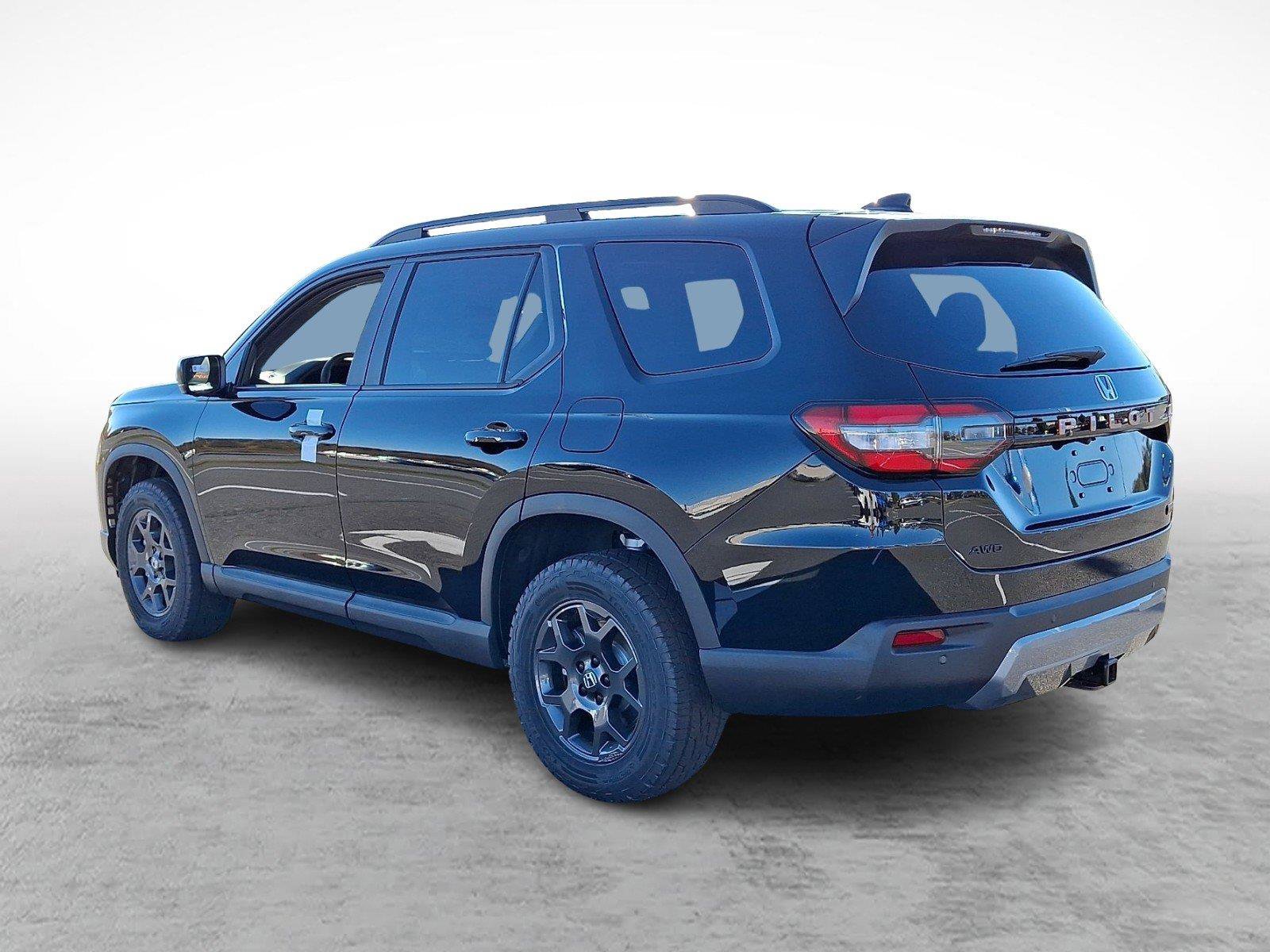 New 2026 Honda Pilot TrailSport image 3