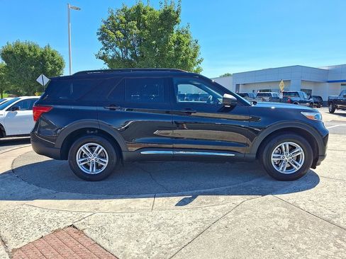 Used 2023 Ford Explorer XLT w/ Equipment Group 202A AWD/4WD image 7