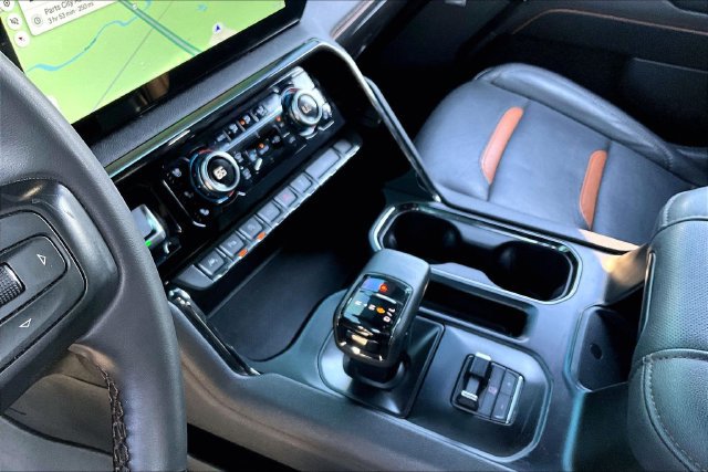 Used 2024 GMC Sierra 1500 AT4 w/ Technology Package AWD/4WD image 19