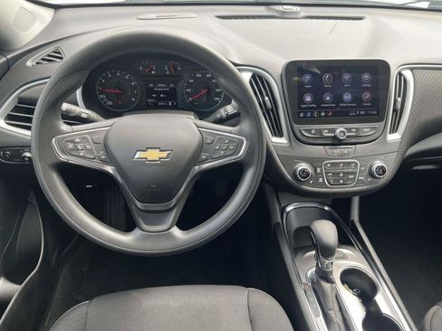 Used 2024 Chevrolet Malibu LT FWD image 2