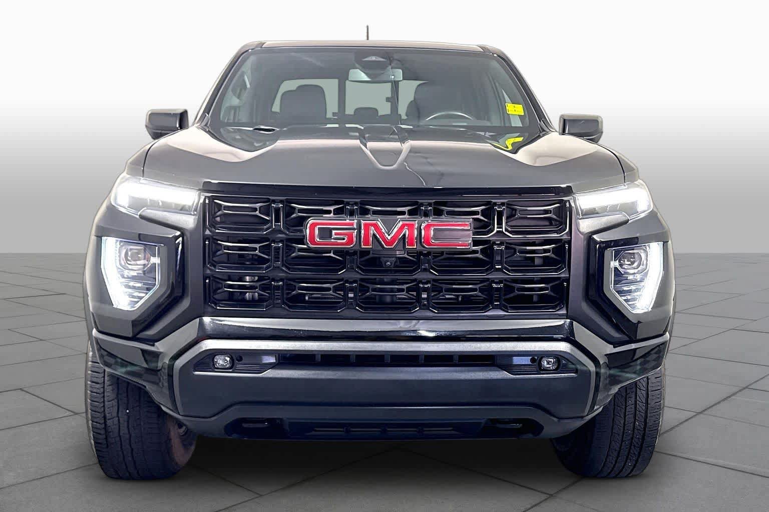 Used 2023 GMC Canyon Elevation w/ Convenience Package AWD/4WD image 3