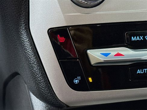 Used 2020 Ford Explorer XLT w/ Equipment Group 202A image 19