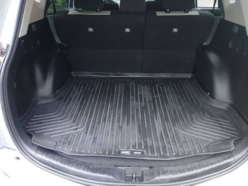 Used 2018 Toyota RAV4 XLE AWD/4WD image 16