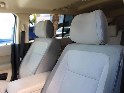 Used 2018 Ford Flex SE image 17