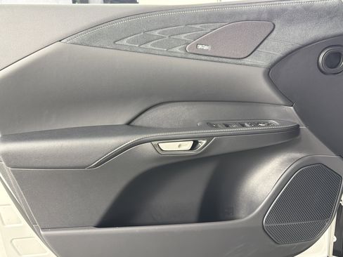 Used 2025 Lexus RX 450h AWD w/ Luxury Package image 7