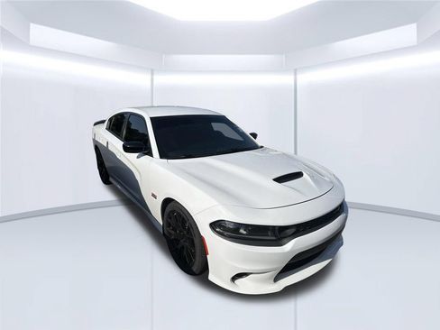 Used 2023 Dodge Charger Scat Pack w/ Plus Group RWD image 2