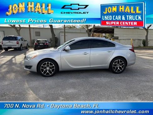 Used 2017 Buick Regal Sport Touring image 4