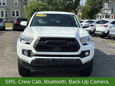 Used 2020 Toyota Tacoma SR5 AWD/4WD image 2