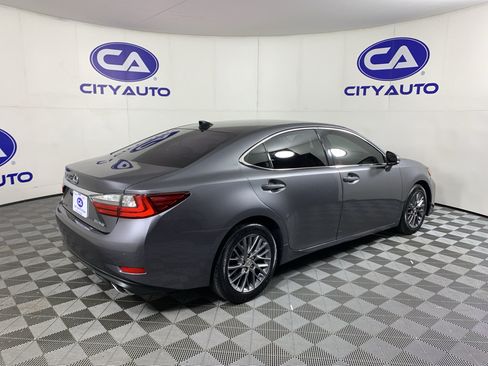 Used 2018 Lexus ES 350 w/ Navigation System Package FWD image 3