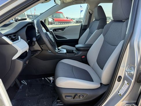 Used 2024 Toyota RAV4 XLE image 7