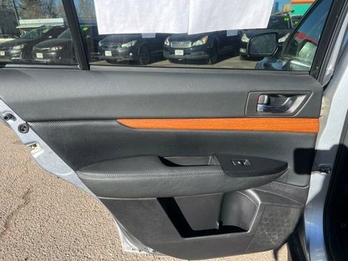 Used 2014 Subaru Outback 2.5i Limited w/ Moonroof Package image 11