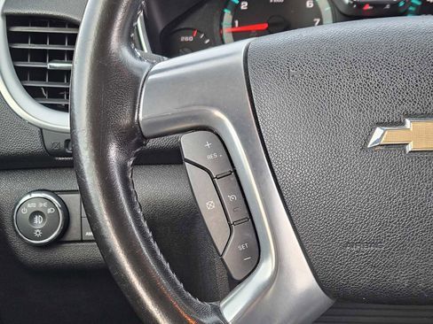 Used 2017 Chevrolet Traverse LT image 25