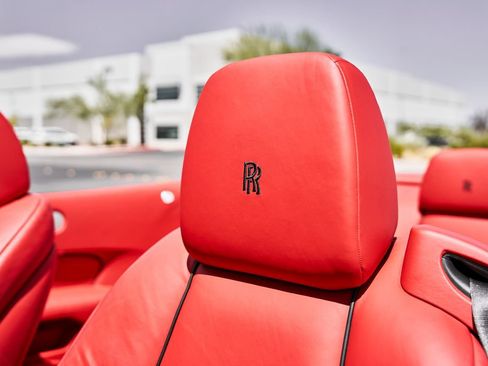 Used 2018 Rolls-Royce Dawn RWD image 46