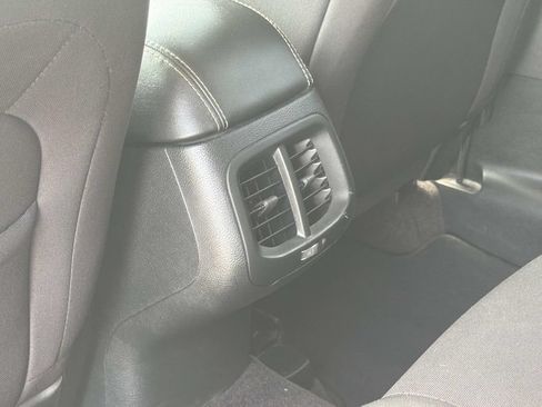 Used 2016 Jeep Cherokee Sport FWD image 22