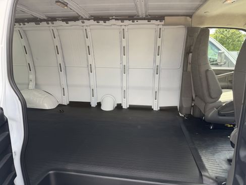 New 2026 Chevrolet Express 3500 Extended RWD image 24