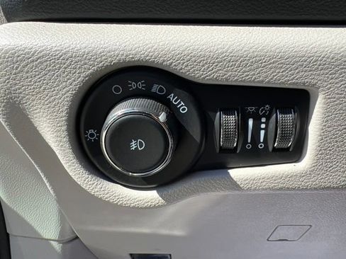 Certified 2023 Chrysler Pacifica Touring-L FWD image 20