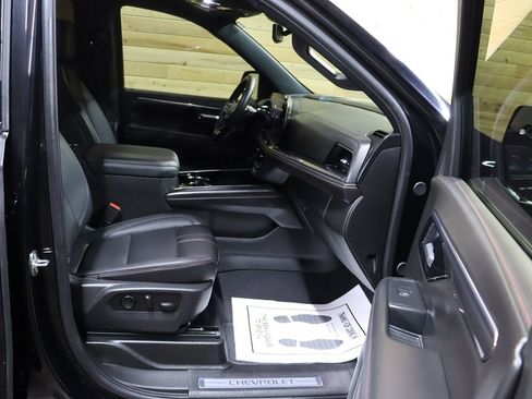 Used 2026 Chevrolet Suburban RST RWD image 59