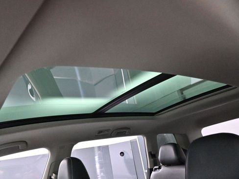 Used 2021 Volkswagen Atlas SE w/ Panoramic Sunroof Package FWD image 31